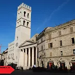 Frate Elia - A 50 Mt Dalla Basilica Di San Francesco Appartement