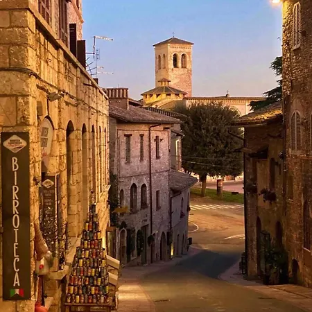 Frate Elia - A 50 Mt Dalla Basilica Di San Francesco * 阿西西