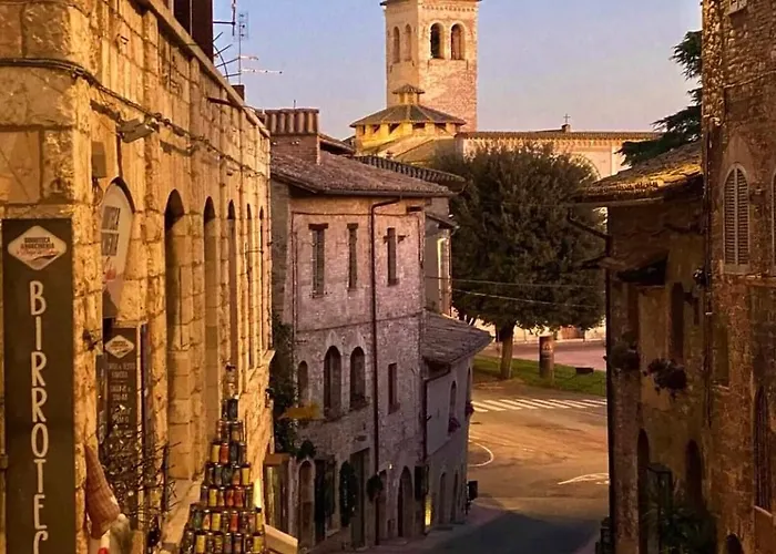 Frate Elia - A 50 Mt Dalla Basilica Di San Francesco * Assisi