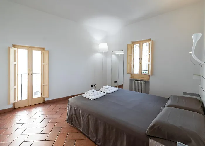 Frate Elia - A 50 Mt Dalla Basilica Di San Francesco Assisi