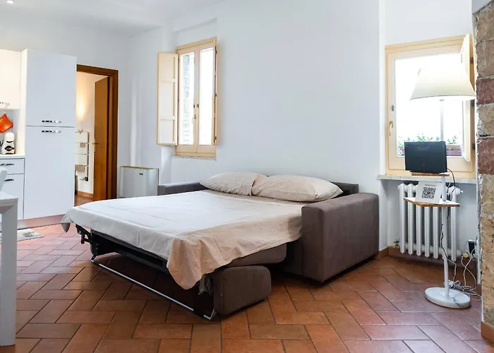 Frate Elia - A 50 Mt Dalla Basilica Di San Francesco * Assisi